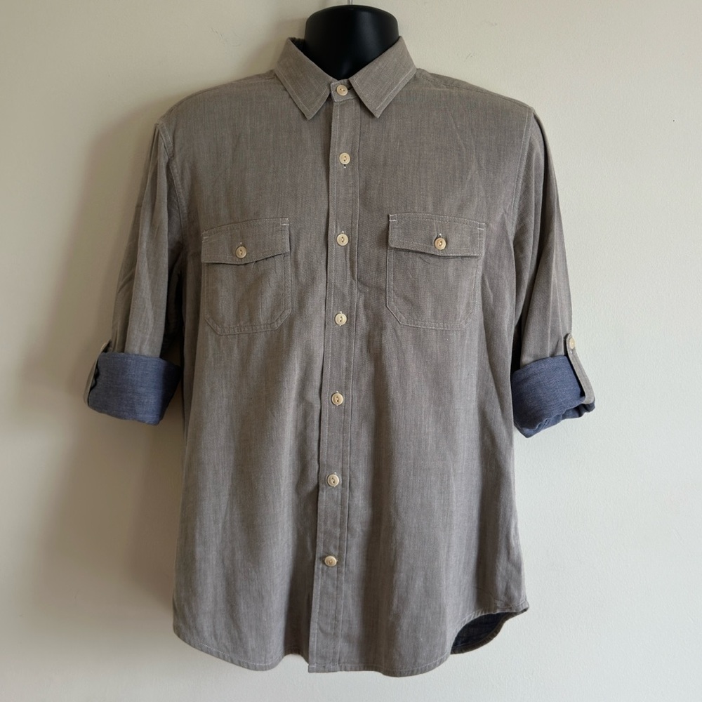 Vince || Men's Casual Button Down Shirt size Medium